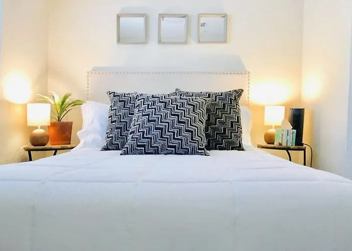 Sunny Guest Suite With Large Backyard - Pets Welcome
